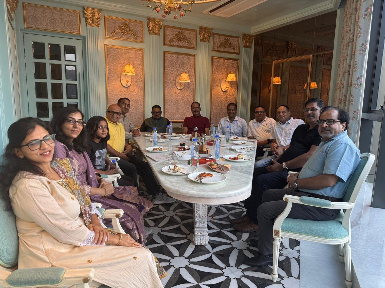Meeting photo 6